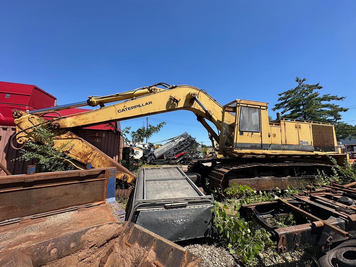Used 1983 CATERPILLAR 245