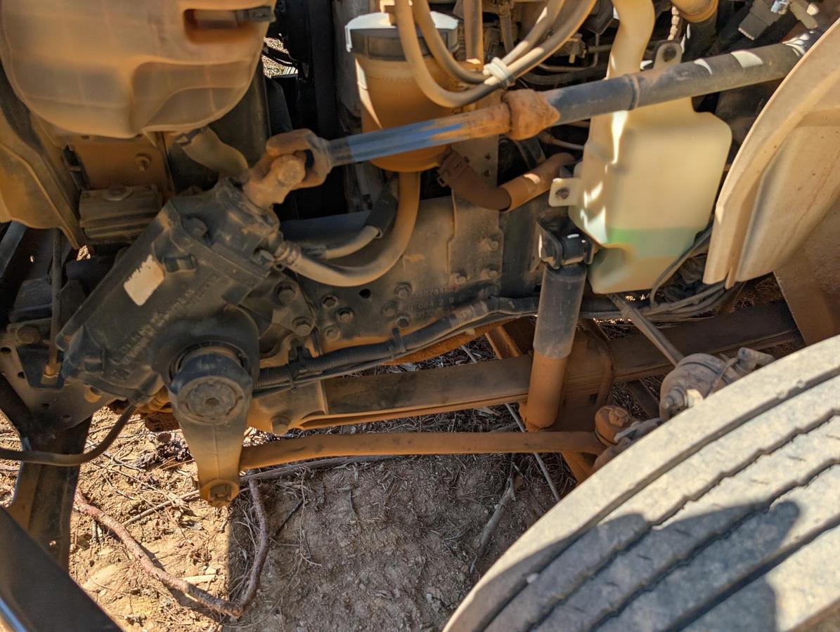 Used 2001 INTERNATIONAL DT466