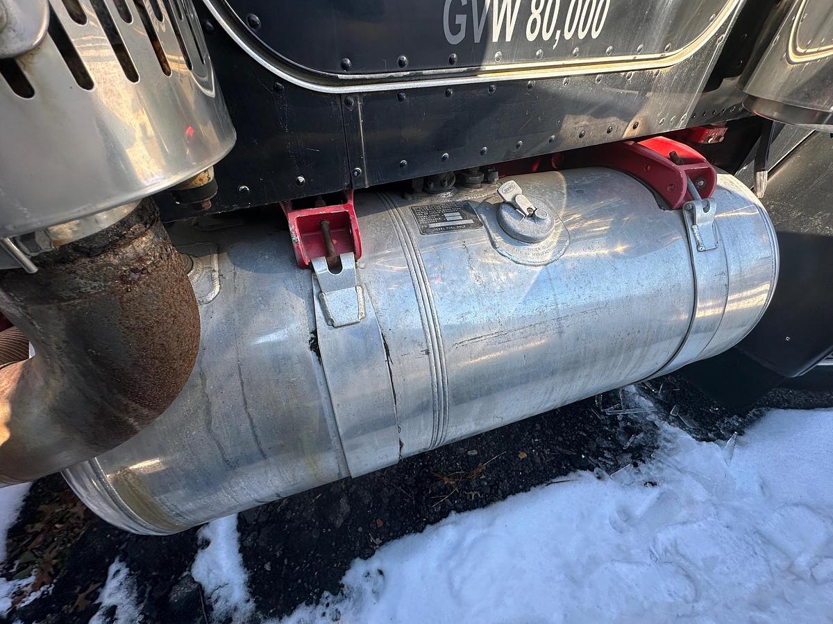 Used 1997 PETERBILT 389