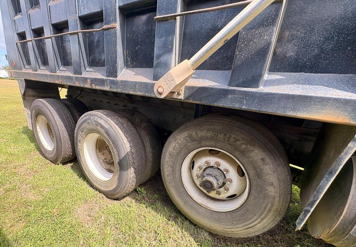 Used 2001 MACK DM688S