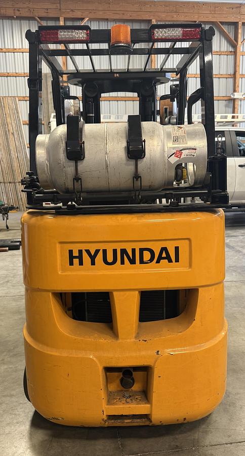 Used 2019 HYUNDAI 25LC-7A