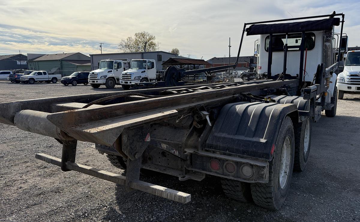 Used 2016 PETERBILT 348