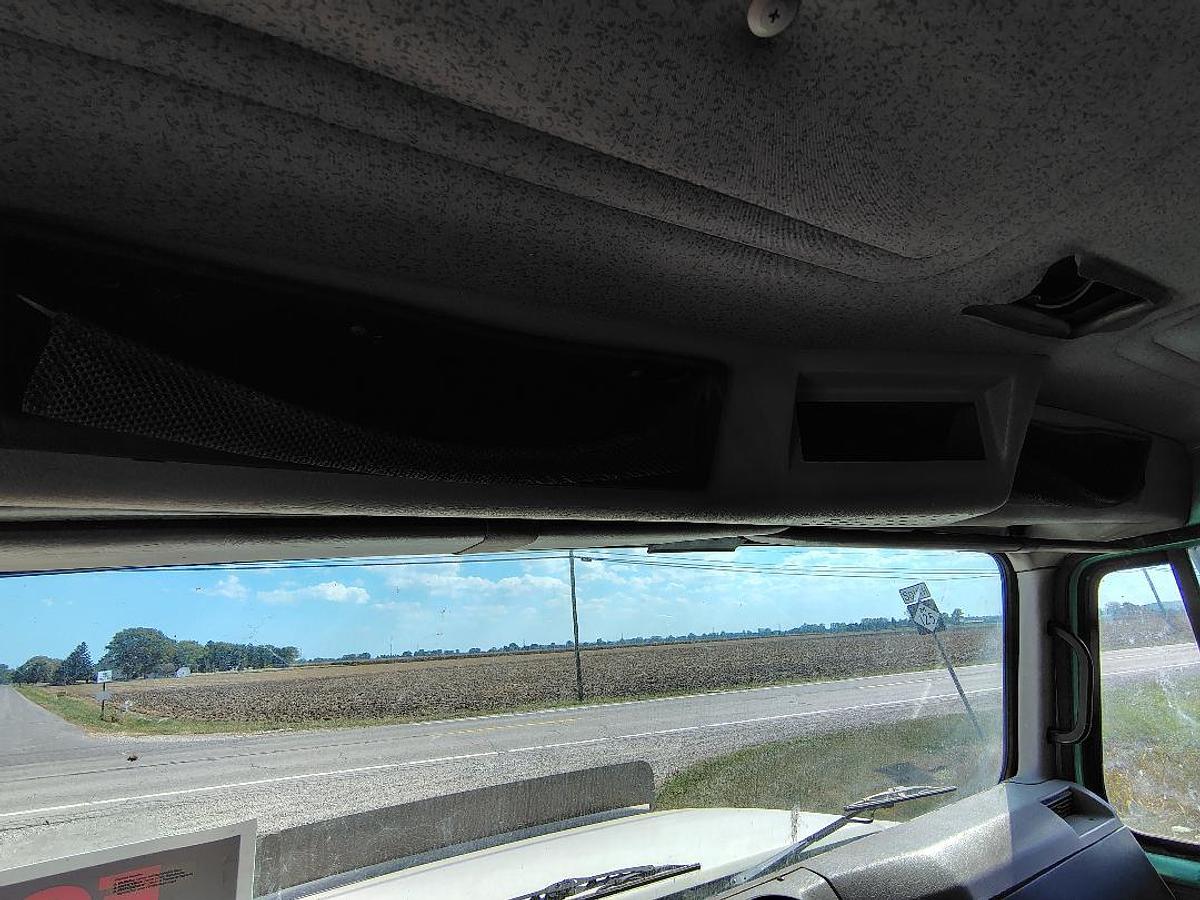 Used 2000 INTERNATIONAL 4700 DT466E