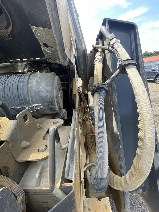 Used 2022 JOHN DEERE 333G