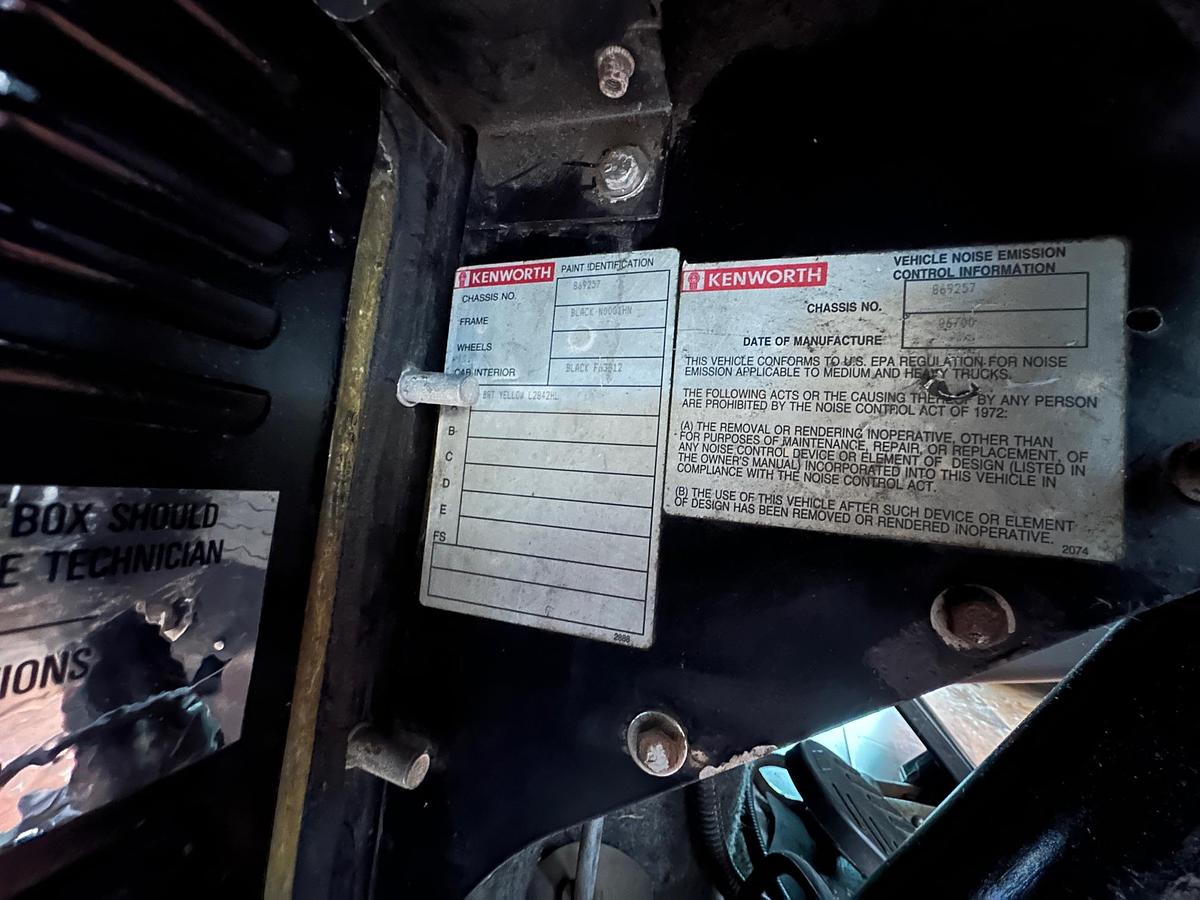 Used 2001 KENWORTH W900 AeroCab