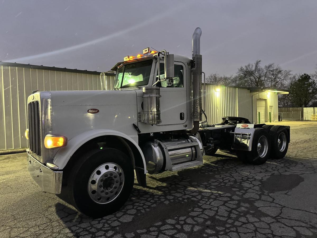 Used 2013 PETERBILT 388