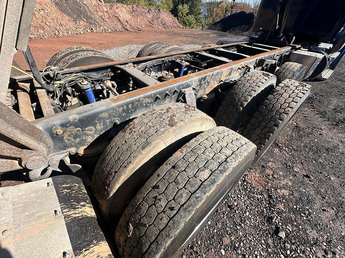 Used 2016 PETERBILT 365