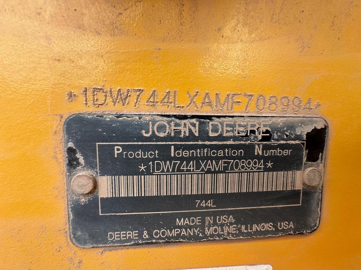 Used 2020 DEERE 744L