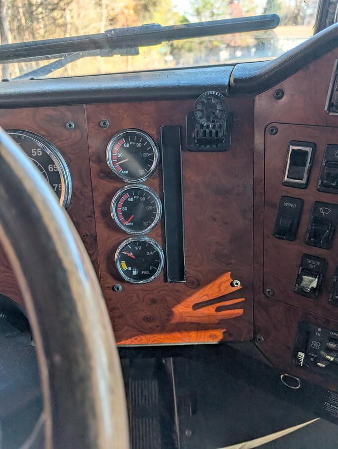 Used 1996 INTERNATIONAL 9400 Tri Axle