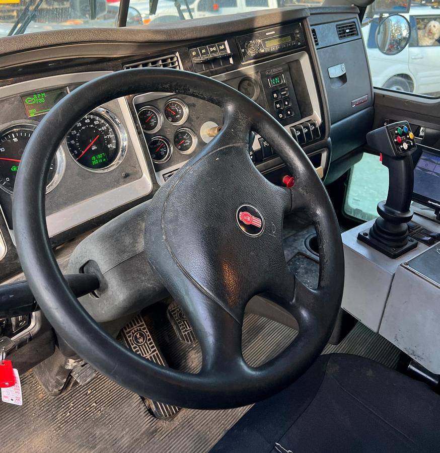 Used 2013 KENWORTH t800