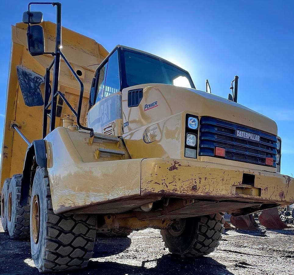 Used 2012 CATERPILLAR 740