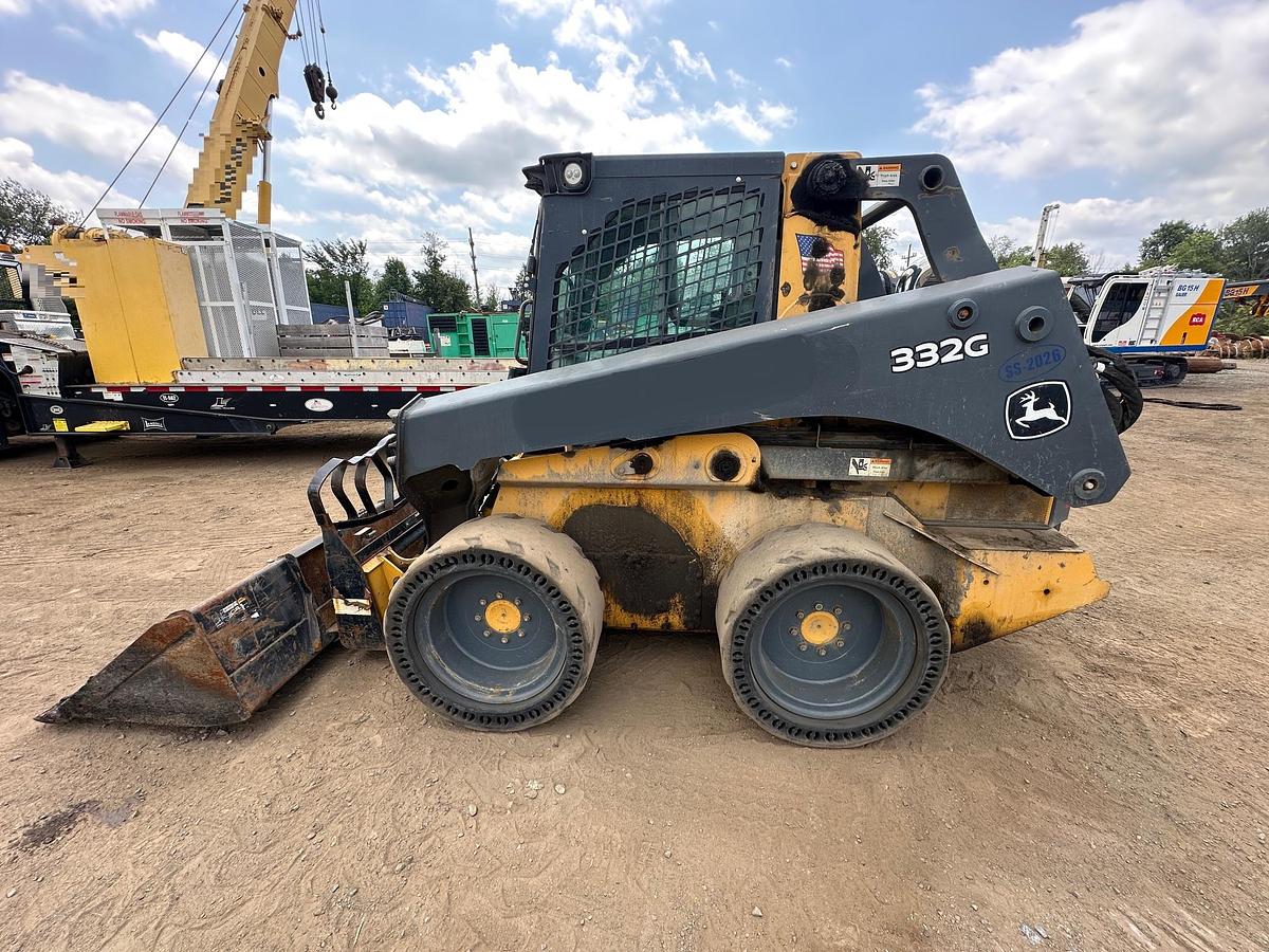 Used 2017 DEERE 332G