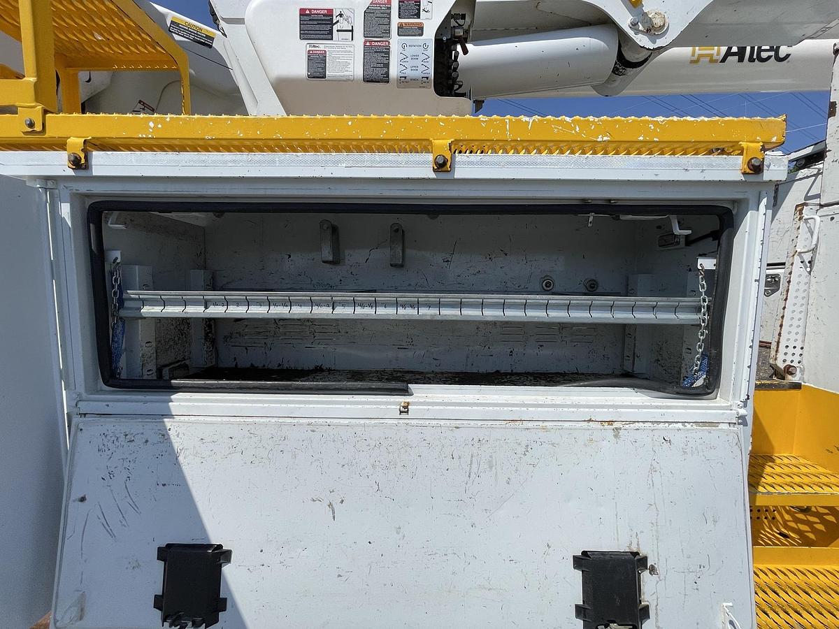 Used 2013 INTERNATIONAL 4300 Utility Bucket