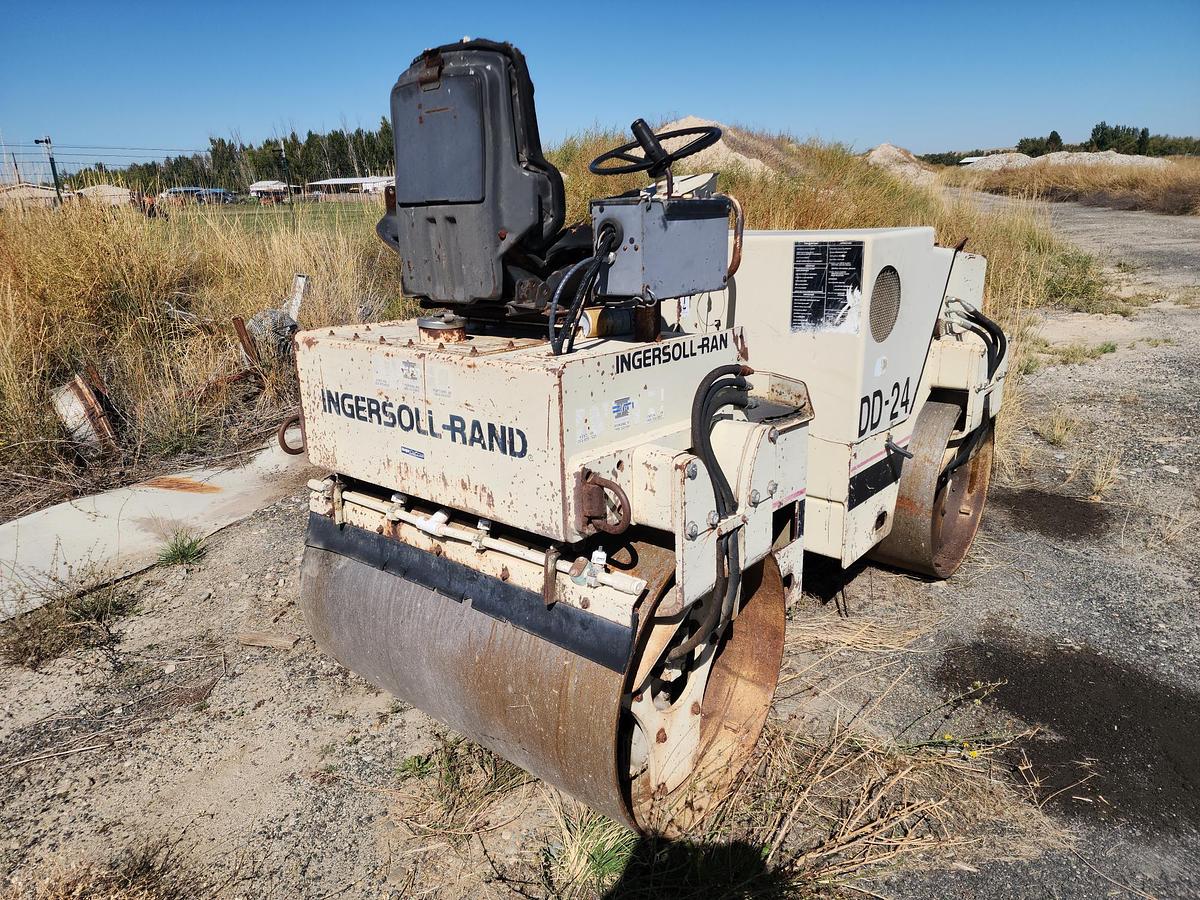 Used 2001 INGERSOLL-RAND DD-24 Vibratory Roller