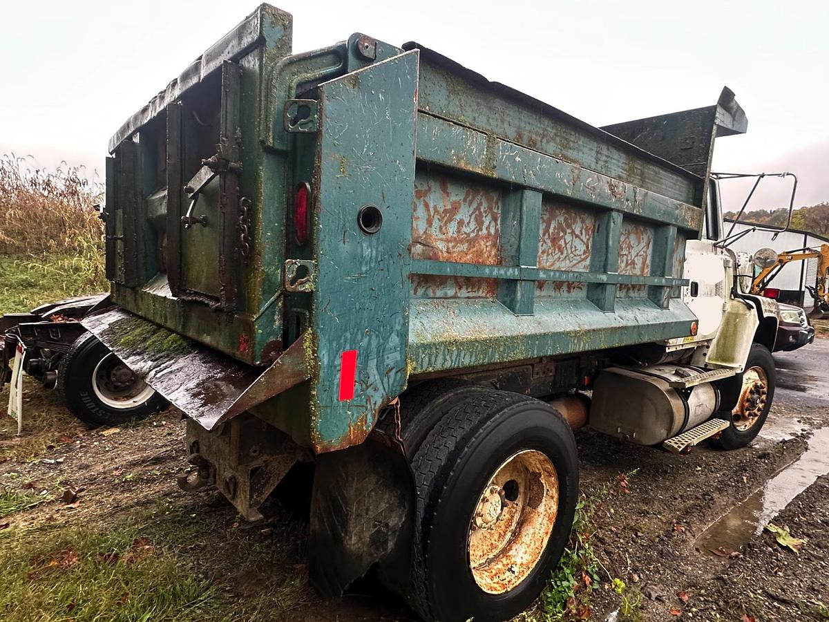 Used 1995 FORD L8000