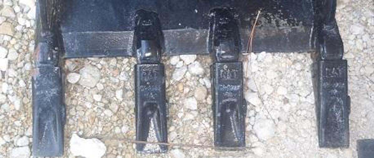 Used 2024 CATERPILLAR Ripper Teeth - 24-inch application: