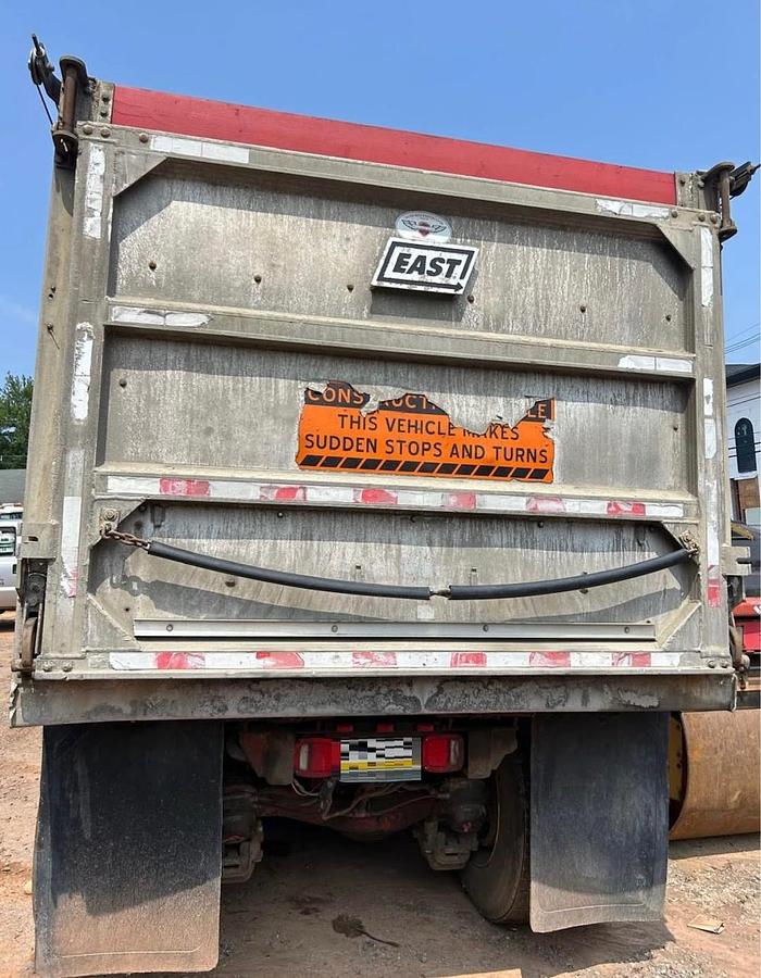 Used 2001 MACK RD688