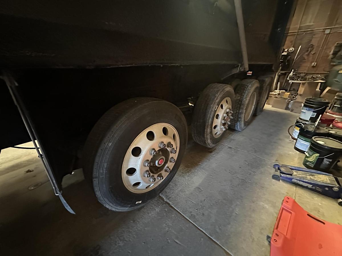 Used 2013 MACK GU713 Granite