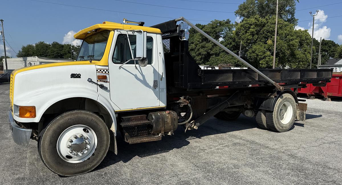 Used 1995 INTERNATIONAL 4900