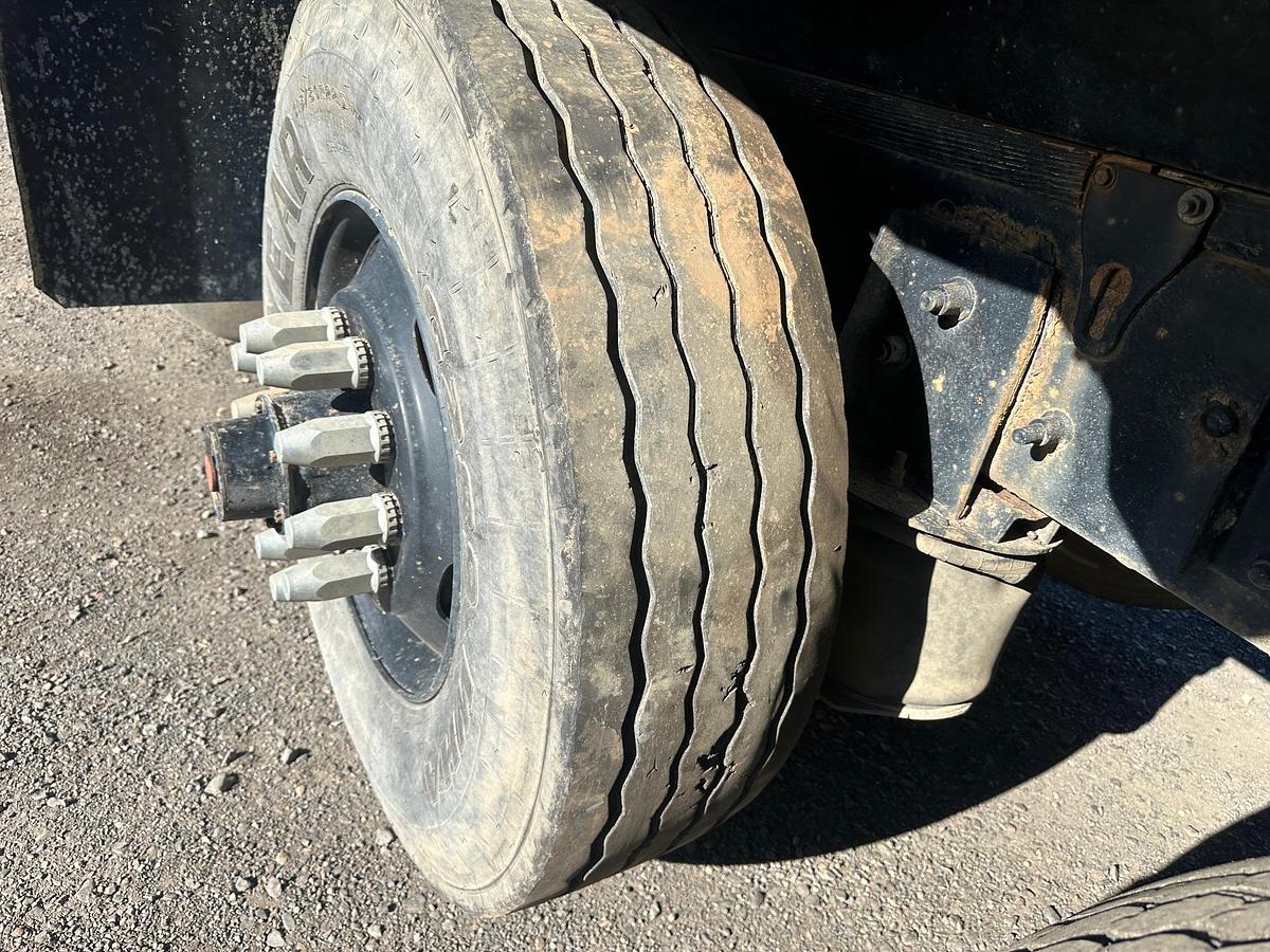 Used 2006 MACK Granite CV713