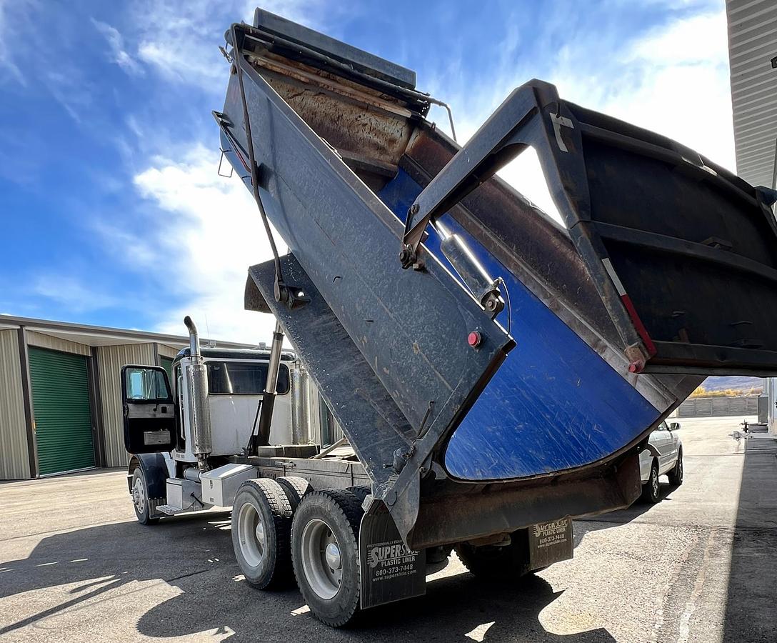 Used 2000 PETERBILT 357