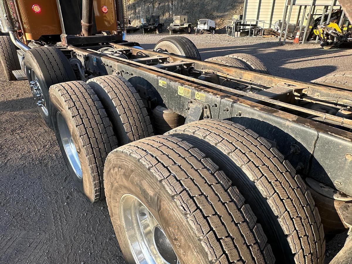 Used 2019 PETERBILT 389L