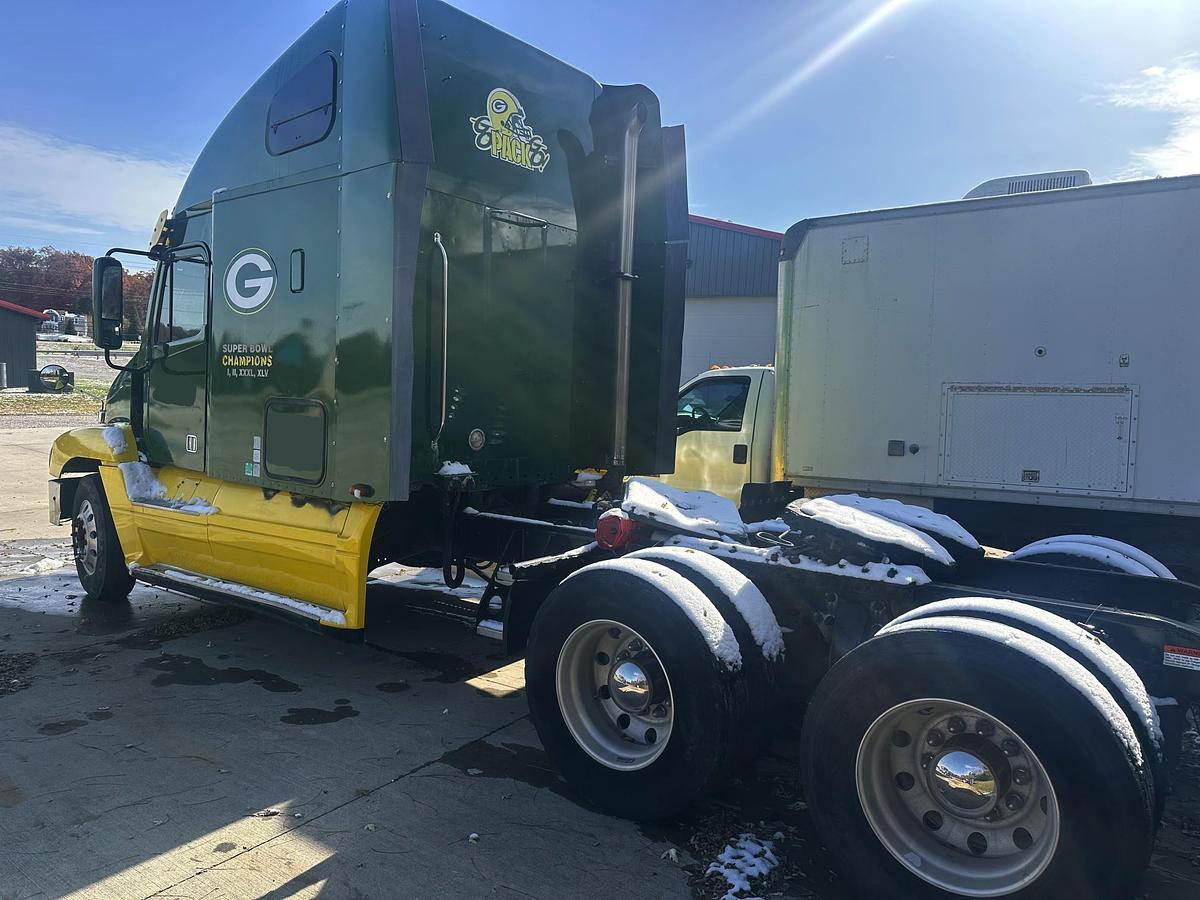 Used 2006 FREIGHTLINER Cascadia