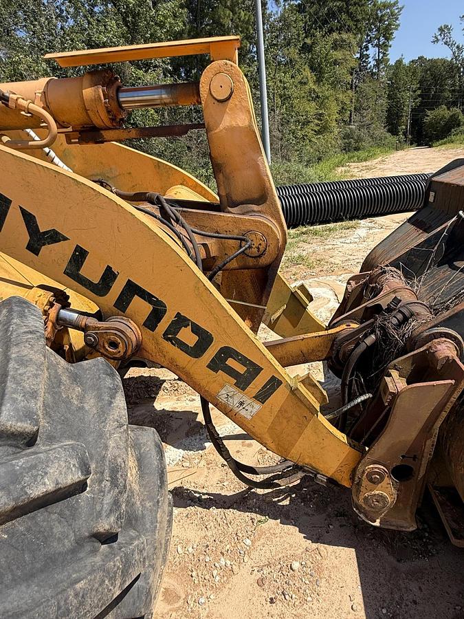 Used 2006 HYUNDAI HL757-7