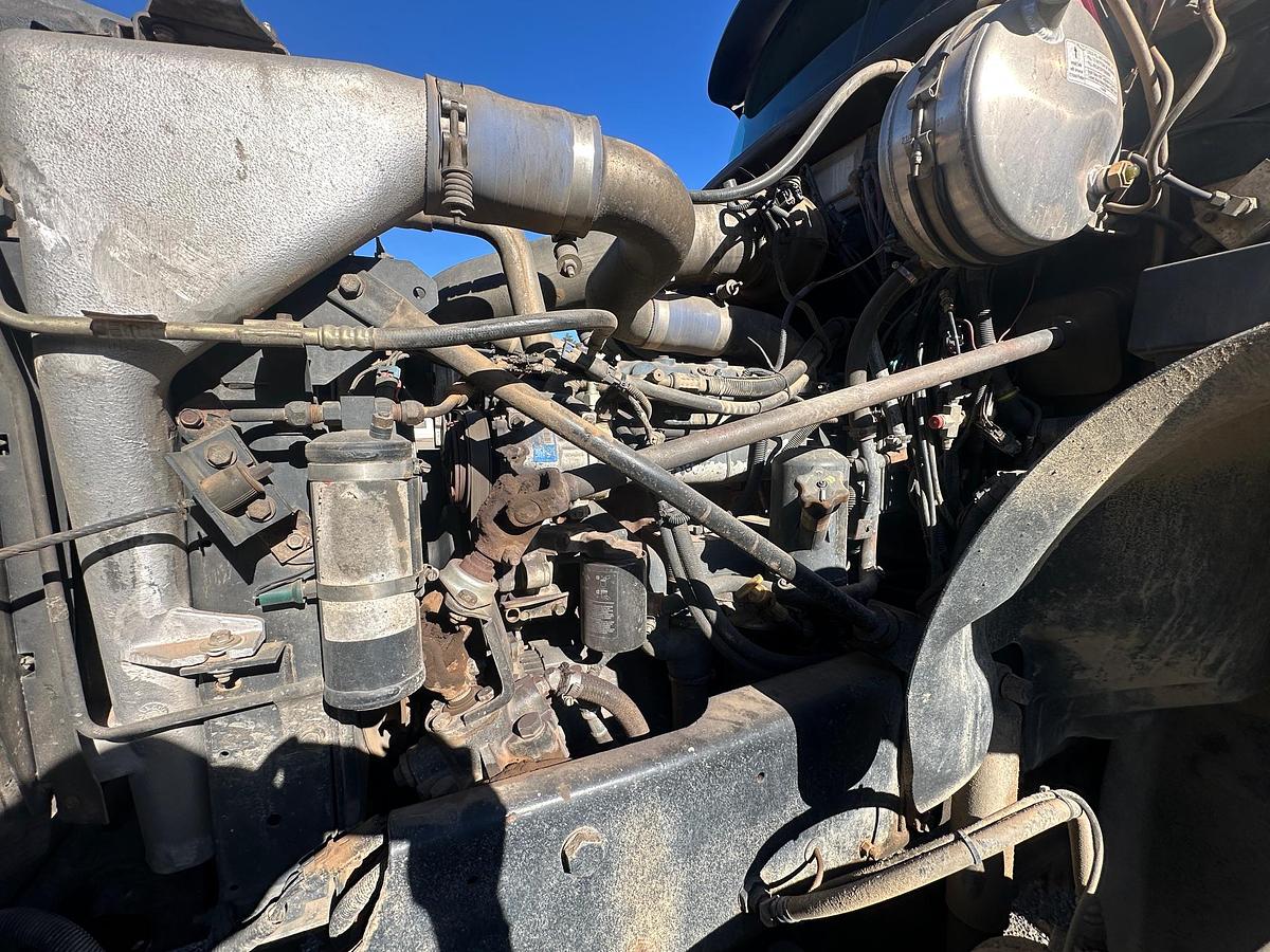 Used 2006 MACK Granite CV713