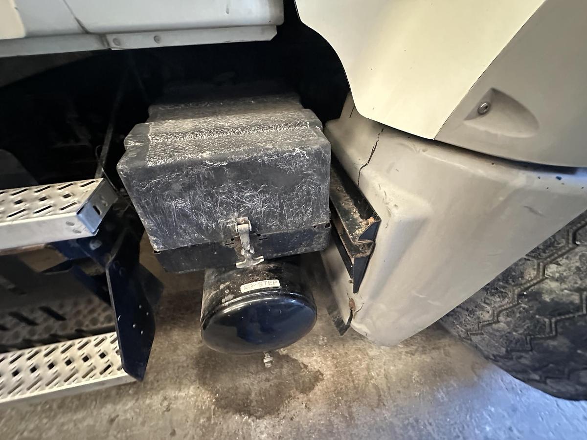 Used 2013 MACK GU713 Granite