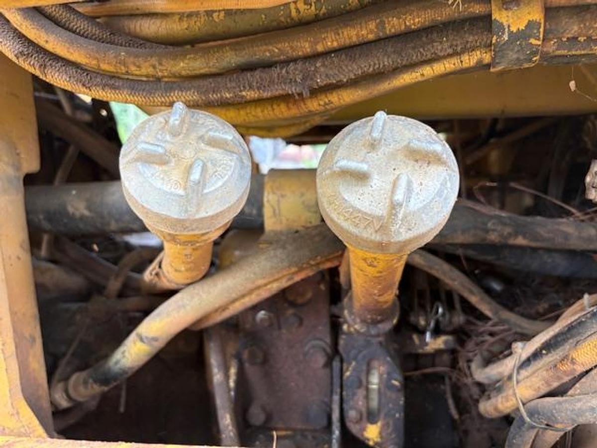 Used 1983 CATERPILLAR 963