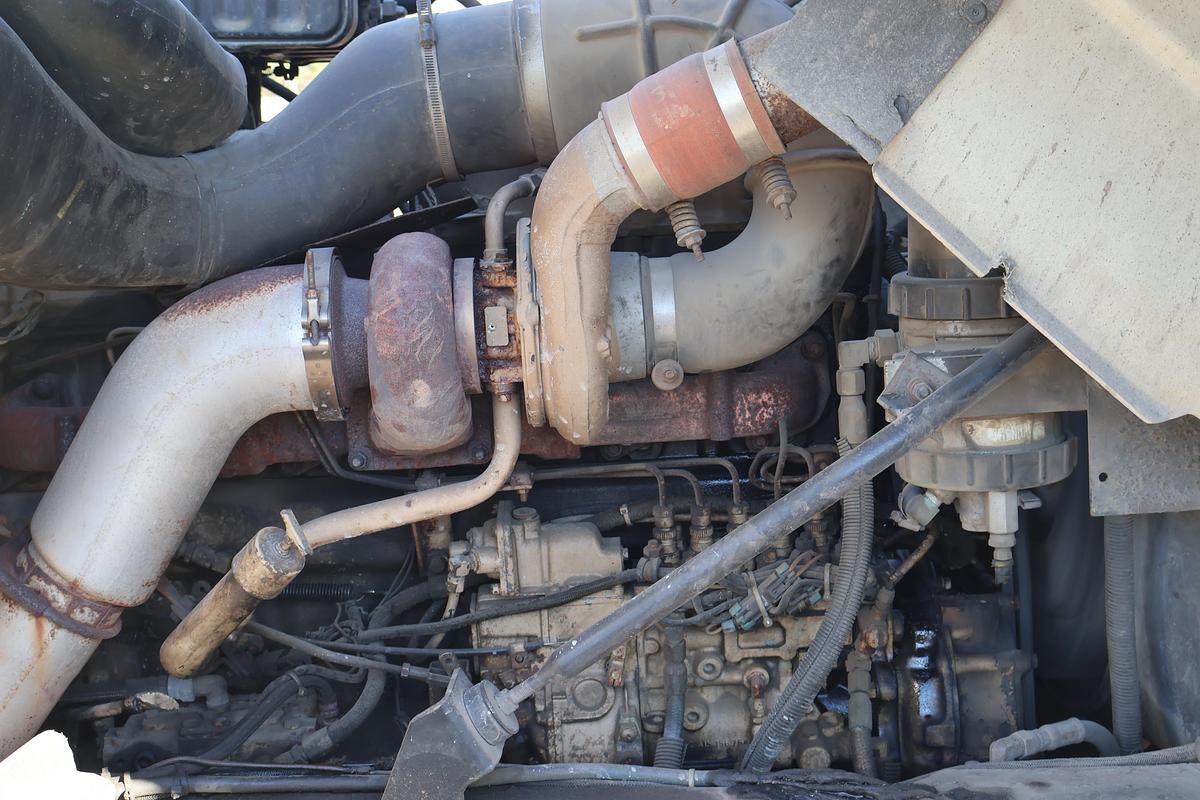 Used 1996 MACK RD690S