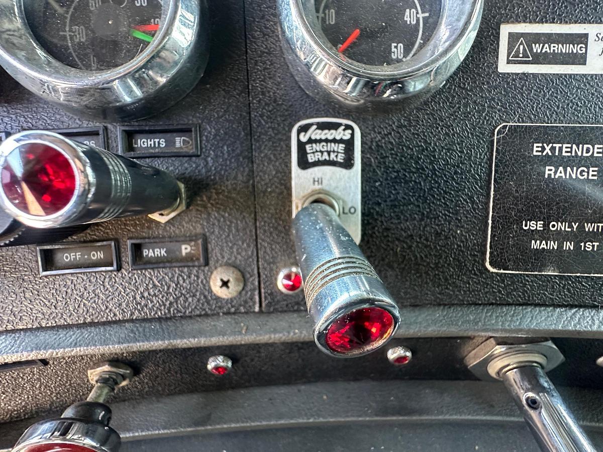 Used 1997 MACK RD688S
