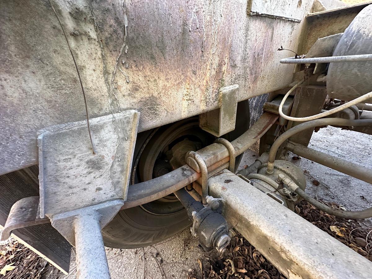 Used 1972 FRUEHAUF Bulk Trailer