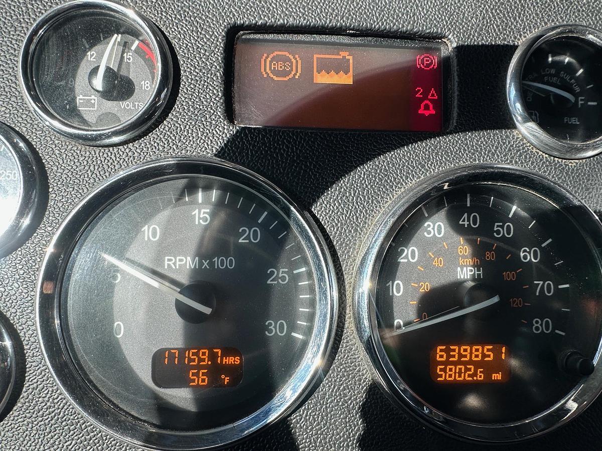 Used 2016 PETERBILT 367