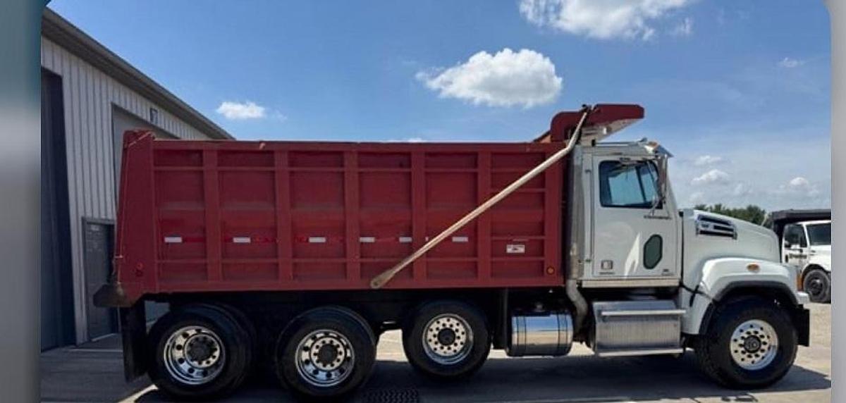 Used 2013 WESTERN STAR 4700