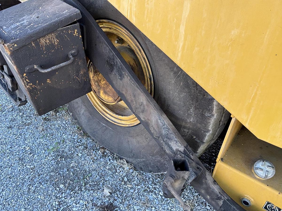 Used 2019 CATERPILLAR AP1000F