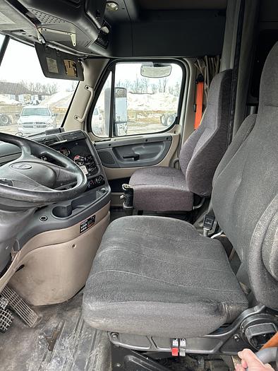 Used 2015 FREIGHTLINER Cascadia 125