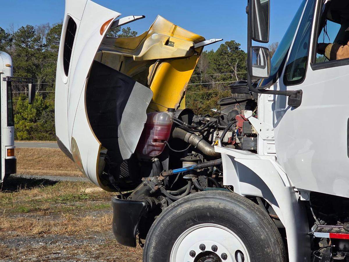 Used 2009 INTERNATIONAL 4400 Dump