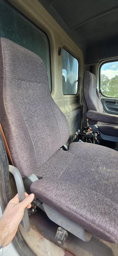 Used 2012 FREIGHTLINER Cascadia