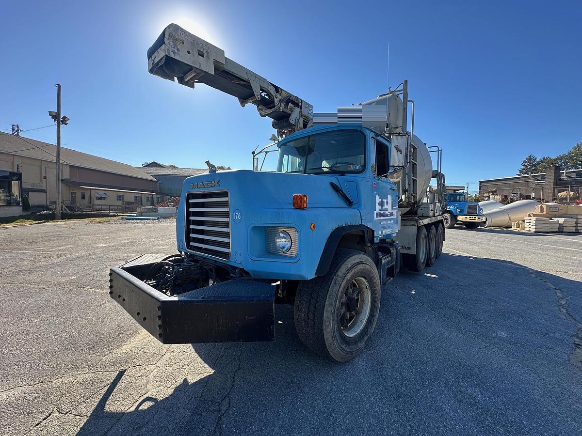 Used 2003 MACK DM690S