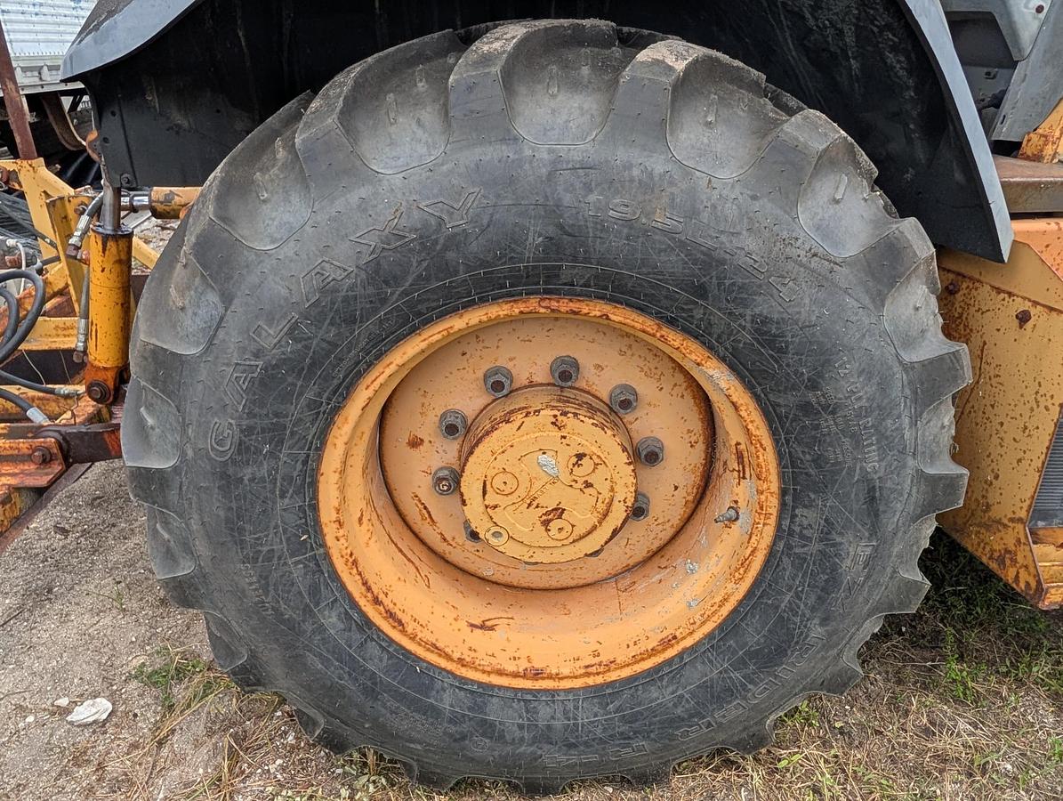 Used 1995 CASE 570LXT