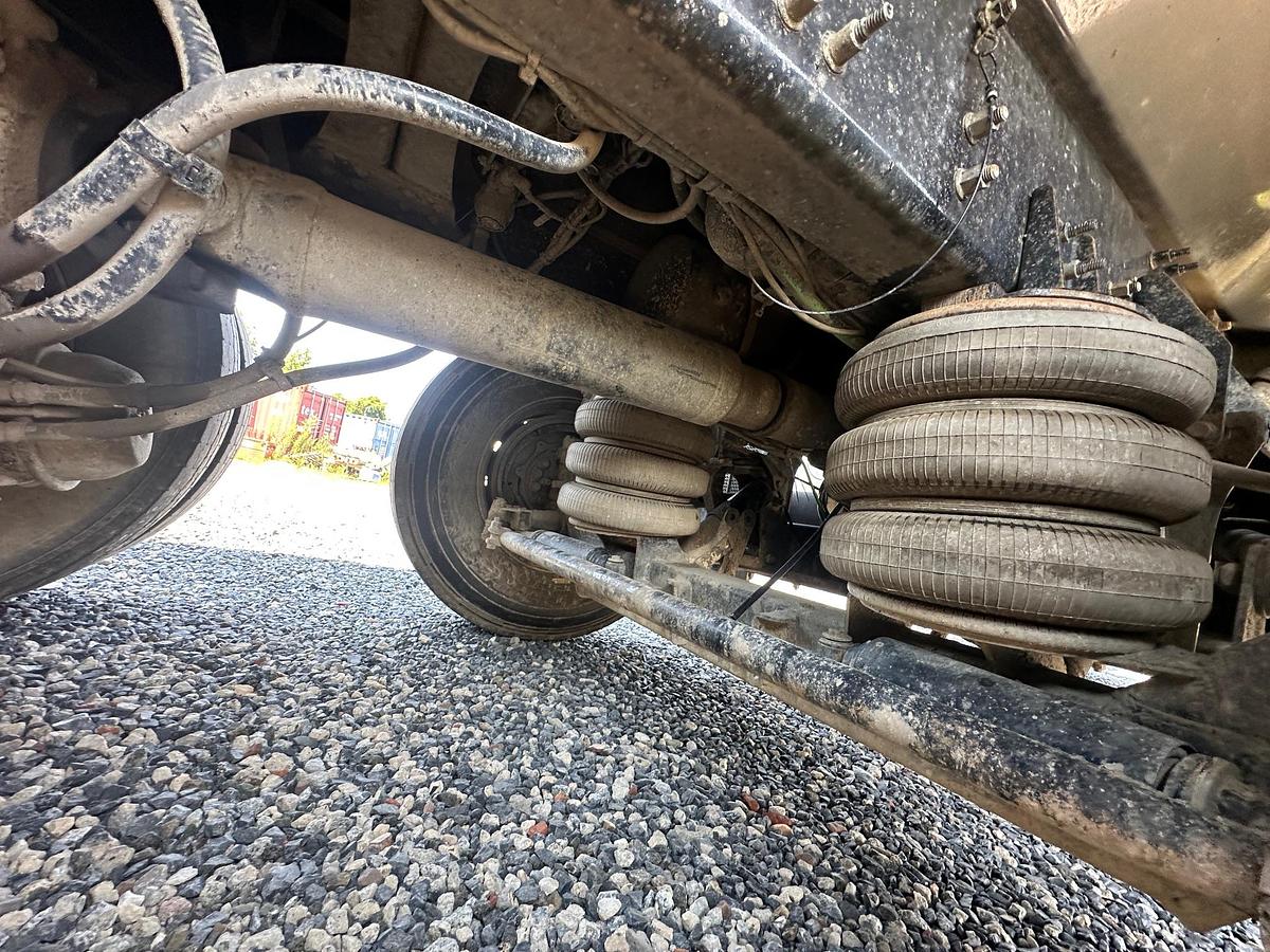 Used 2019 MACK Granite GR64F