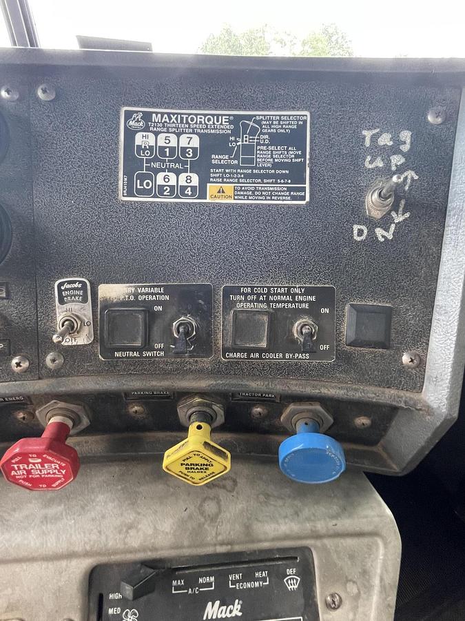 Used 1995 MACK RD688S