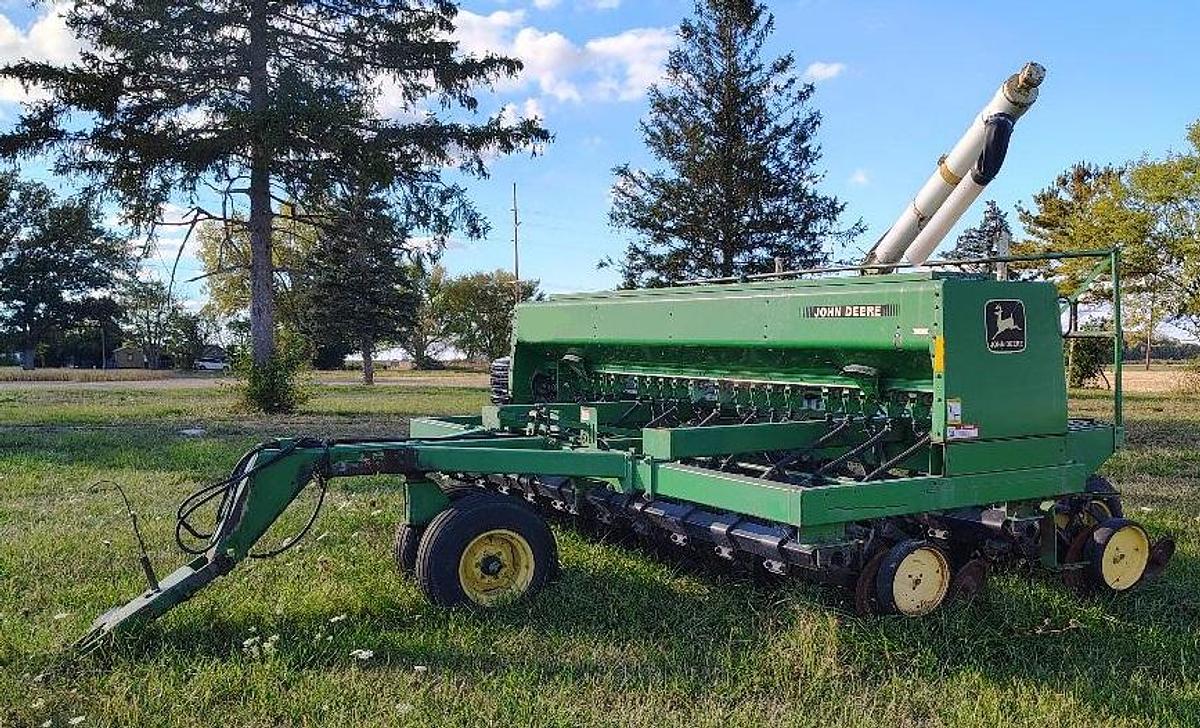 Used 1987 JOHN DEERE 750 Grain Drill
