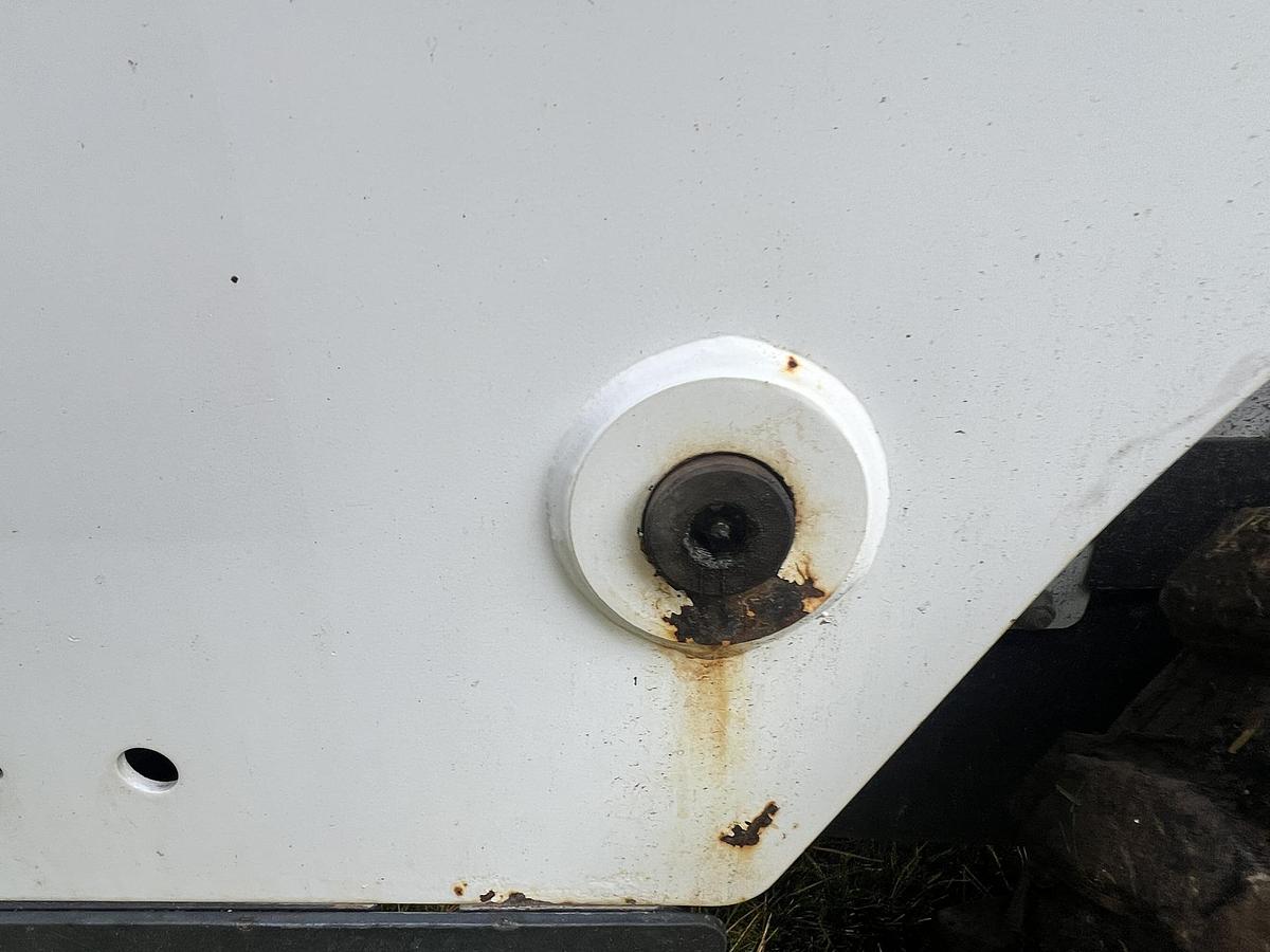 Used 2015 BOBCAT s570