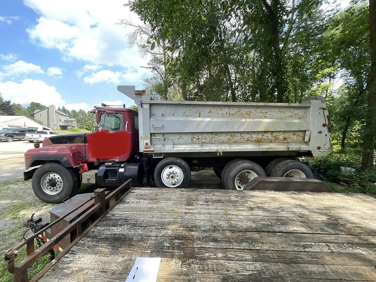 Used 1995 MACK RD688S