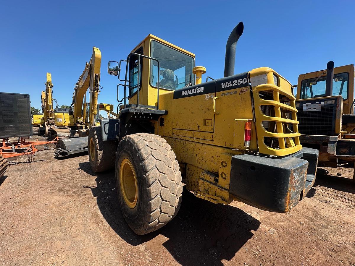 Used 2002 KOMATSU WA-250-3MC