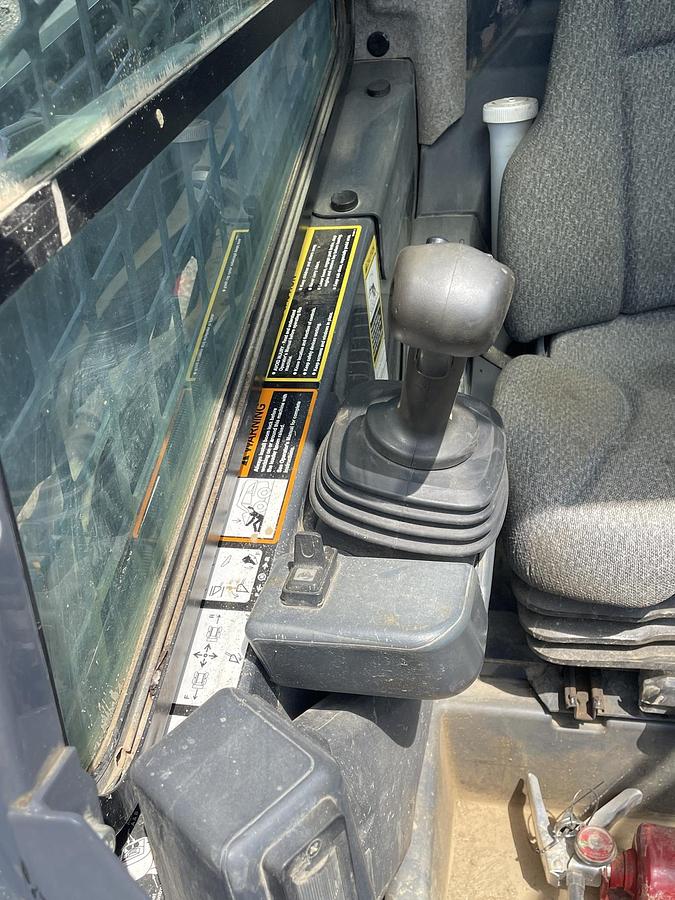 Used 2022 JOHN DEERE 333G