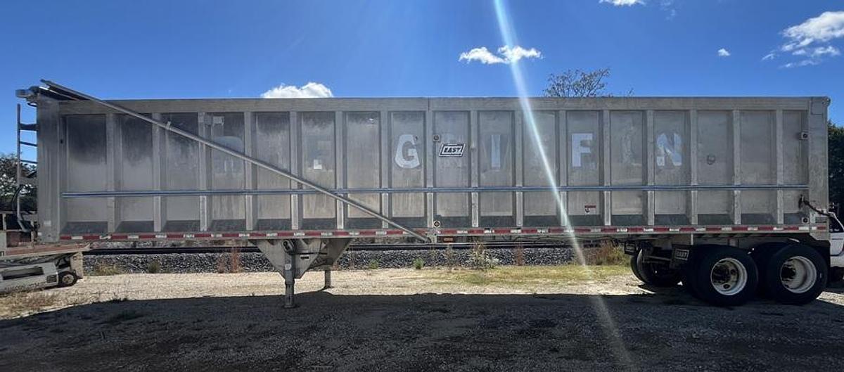 Used 2006 EAST 42' x 96